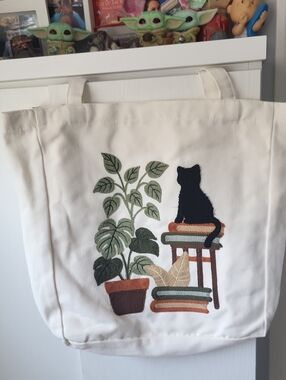Canvas Cat Tote Bag with Plant and Books Design - Cream